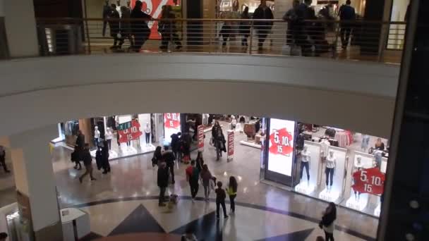 意大利坎帕尼亚马西亚尼塞 2019年2月3日 从楼上看坎帕尼亚购物中心的内部 — 图库视频影像