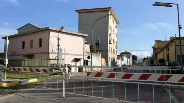 Benevento Kampanien Italien April 2019 Lokalzug Nach Avellino Zum Bahnübergang — Stockvideo