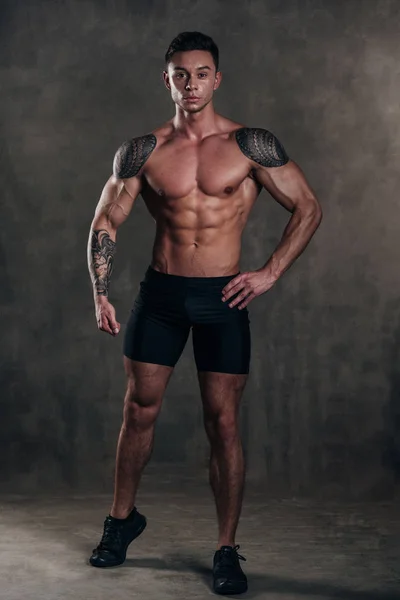 Studio Shot Stunning Hot Sporty Body Fitness Man Con Formas — Foto de Stock
