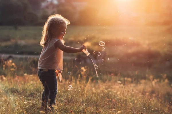 Portrait Petite Fille Heureuse — Photo