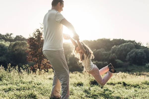 Happy Father Daughter Having Fun Enjoying Sunny Summer — Stock Photo, Image