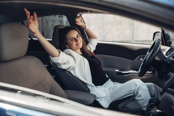 Fashion Stylish Driver Girl in White Suit Sitting in the Car — Stock Photo, Image