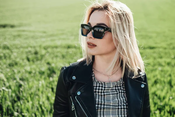 Portrait Young Adult Girl Leathe Jacket Sunglasses — Stock Photo, Image