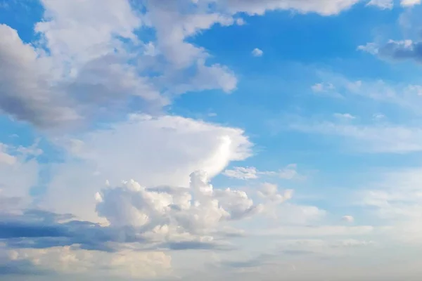Tło Błękitne Niebo Białymi Chmurami — Zdjęcie stockowe