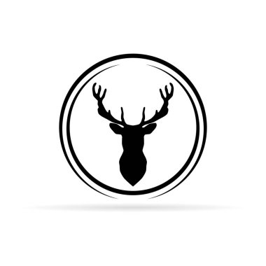 Elk baş simgesi. Şablon logo tasarımı. Beyaz arka planda izole boynuzları ile geyikler kafası siyah vektör siluet. Noel sembolü. Vektör Illustration.