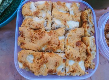 Piknik, en iyi manzara. Elmalı turta ile piknik.