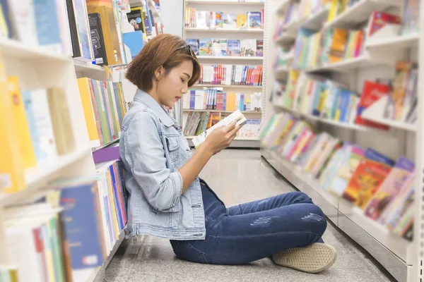 Asian Girl Sitting Reading Book Book Store Education Concept — стоковое фото