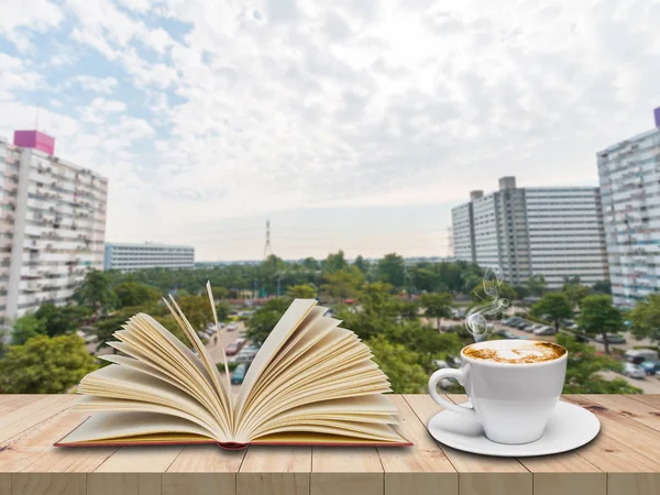 Kaffe Kaffe Espresso Kopp Kaffe Med Öppen Bok Staden Bakgrund — Stockfoto