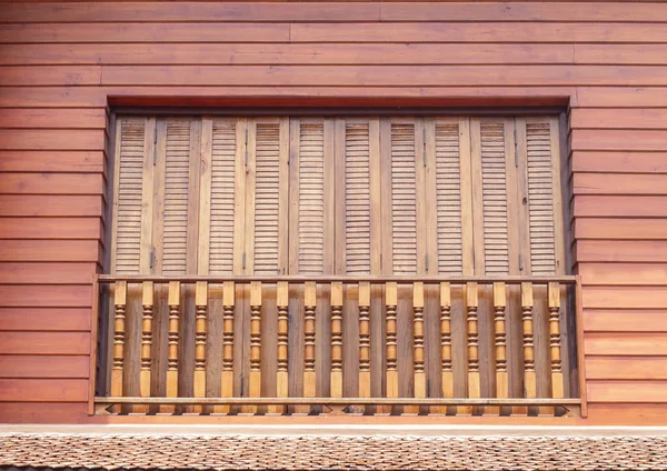 Lo stile tradizionale tailandese di finestra di legno — Foto Stock