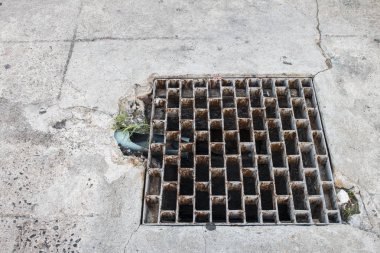 Çimento yolu su drenaj