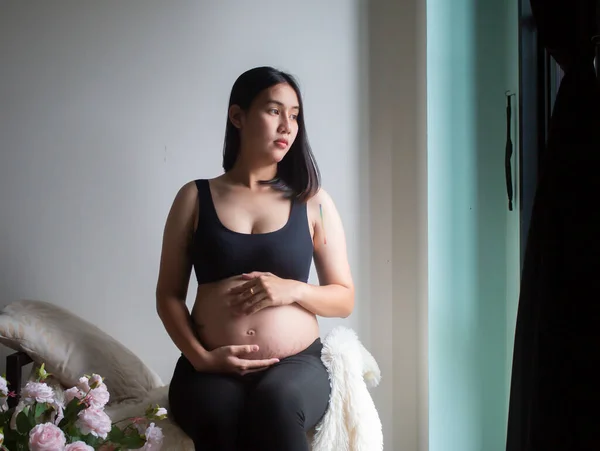 Portrait Young Pregnant Woman Sitting Home — Stock Photo, Image