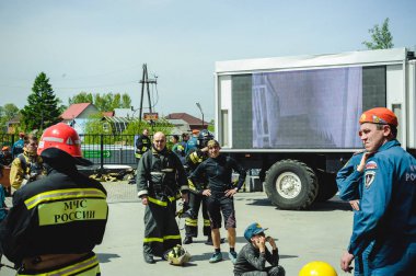 Rusya, Novosibirsk - 2 Haziran, 2018: profesyonel itfaiye ve kurtarma ekipleri gösterge rekabet