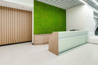 Rusya, Novosibirsk - 16 Ağustos 2018: dekoratif moss iç dekorasyon için. Office stil, iç tasarım öğeleri