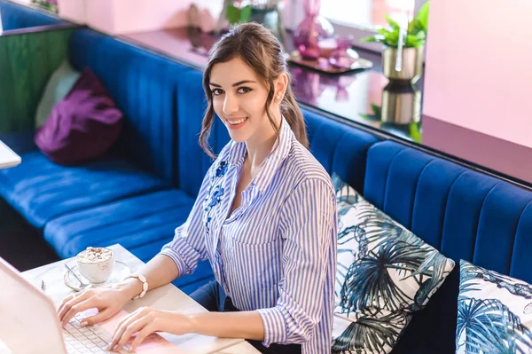 Workplace Women Working Laptop Cafe Work Online Cup Coffee Young — Stock Photo, Image