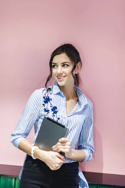 Workplace Women Cafe Portrait Young Fresh Brunette Tablet Hand Interiors — Stock Photo, Image