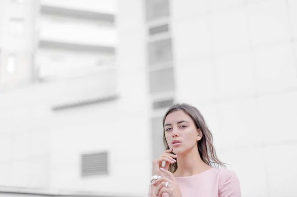 Portrait Young Beautiful Brunette Woman Street Female Urban Street Fashion — Stock Photo, Image