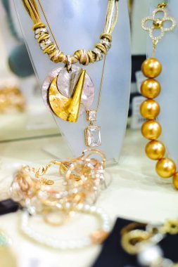 Takı Shop ürün yelpazesine. Yakın çekim görünümü