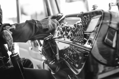 Sergi araç, park yerinin iç unsurları