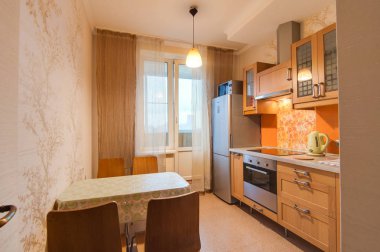 Rusya, Novosibirsk - 07 Mayıs, 2016: iç Oda daire. mutfak, yemek odası