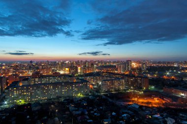 Rusya, Novosibirsk-15 Haziran 2019:Rus avluları. binalar, ev mimarisi, dış. şehir manzarası
