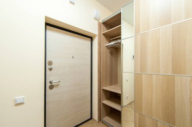 Rusya, Moskova- 13 Haziran 2018: iç oda daire. hostel standart onarım dekorasyon