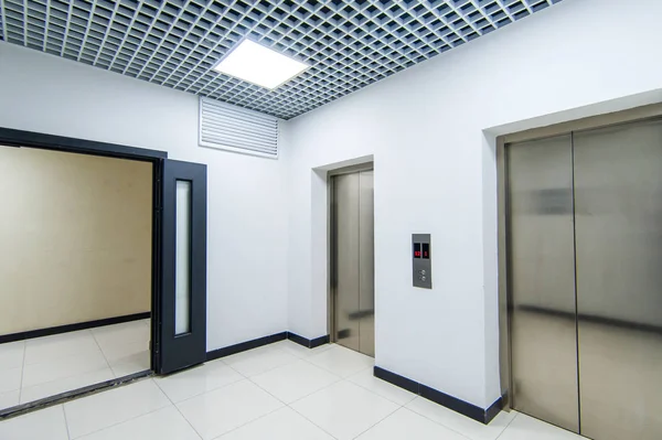 Rusya, Moskova- 13 Haziran 2018: iç oda daire. hostel standart onarım dekorasyon