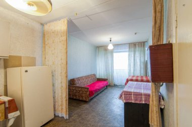 Rusya, Moskova- 13 Haziran 2018: iç oda daire. hostel standart onarım dekorasyon