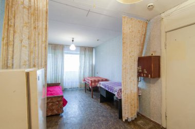 Rusya, Moskova- 13 Haziran 2018: iç oda daire. hostel standart onarım dekorasyon