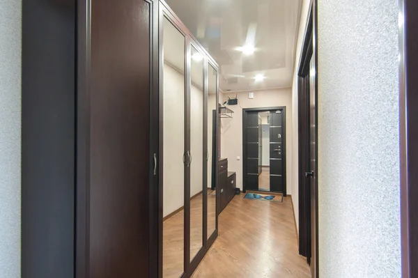 Rusya, Moskova- 13 Haziran 2018: iç oda daire. hostel standart onarım dekorasyon