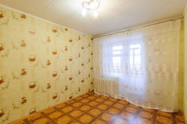 Rusya, Moskova- 05 Haziran 2018: iç oda daire. hostel standart onarım dekorasyon. eski değil modern dekor