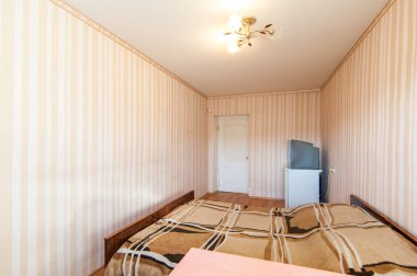 Rusya, Moskova - Mayıs 06, 2018: iç oda dairesi. Yurtta standart onarım dekorasyonu