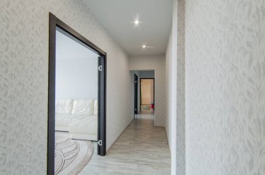 Rusya, Moskova - Mayıs 07, 2018: iç oda dairesi. Yurtta standart onarım dekorasyonu