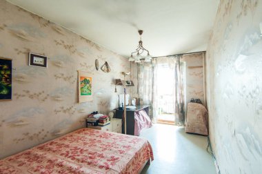 Rusya, Moskova - Mayıs 05, 2018: iç oda dairesi. Yurtta standart onarım dekorasyonu