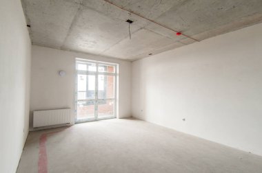 Rusya, Moskova... 17 Mayıs 2019: İç mekan dairesi. Pansiyonda standart onarım dekorasyonu. Kendi kendine bitirme kabataslak tamir