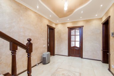 Rusya, Moskova... 21 Mayıs 2019: İç mekan dairesi. Pansiyonda standart onarım dekorasyonu. Kasaba evi