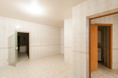 Rusya, Moskova... 21 Mayıs 2019: İç mekan dairesi. Pansiyonda standart onarım dekorasyonu. Kasaba evi