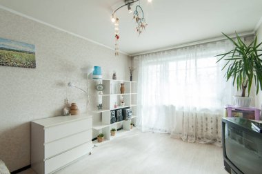 Rusya, Moskova... 21 Mayıs 2019: İç mekan dairesi. Yurtta standart onarım dekorasyonu