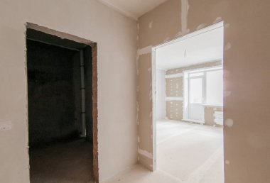 Rusya, Moskova... 29 Mayıs 2019: iç oda dairesi. Kendi kendini bitirmek için kaba bir tadilat. İnşaatın bitiş aşaması