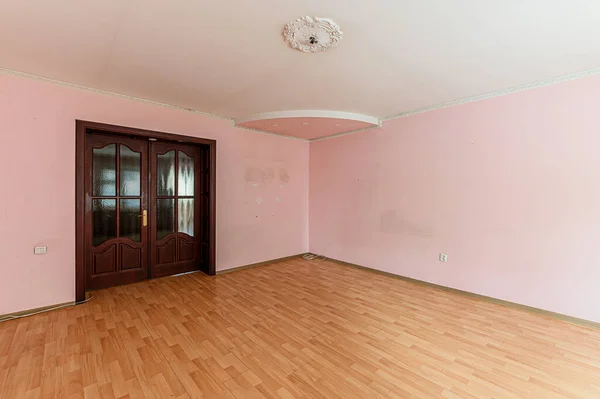 Rusia Moscú Febrero 2020 Apartamento Habitación Interior Viejo Descuidado Muebles — Foto de Stock