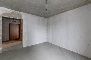 Rusya, Moskova... 10 Şubat 2020: İç mekan dairesi modern, parlak, rahat atmosfer. Genel temizlik, ev dekorasyonu, satılık ev hazırlığı.