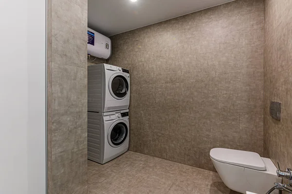 러시아 모스코 2020 아파트 현대의 분위기 전반적 판매를 화장실 싱크대 — 스톡 사진