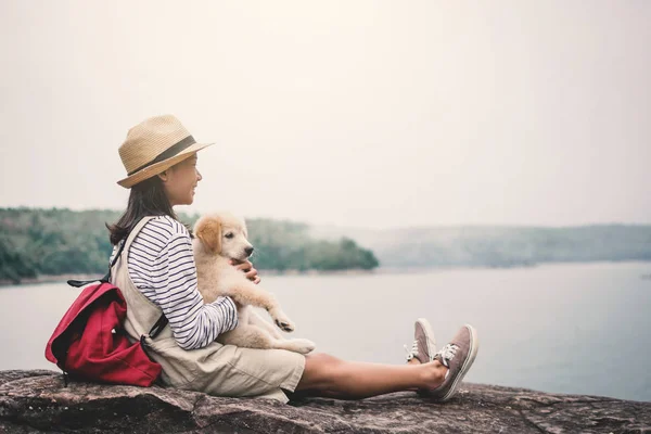 Happy Girl Playing Little Dog Nature Background Travel Holiday Color — Stock Photo, Image