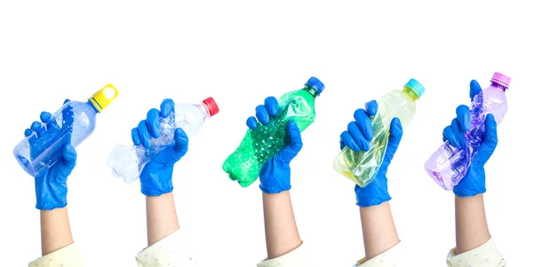 Руки Тримають Порожнє Пластикове Пляшкове Сміття Концепції Переробки Білому Тлі — стокове фото
