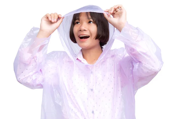 Aranyos Ázsiai Lány Esőkabát Fehér Háttér Esős Évszak Koncepció — Stock Fotó