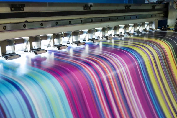 Impresora Inyección Tinta Grande Que Trabaja Cmyk Multicolor Banner Vinilo — Foto de Stock