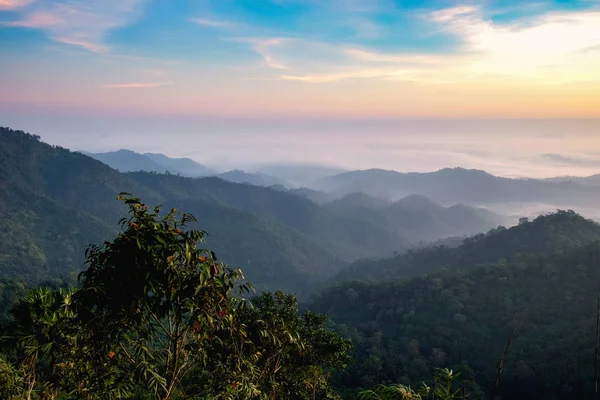 Montaña Niebla Amanecer Escénico Mañana Thongphaphum Kanchanaburi Tailandia — Foto de Stock