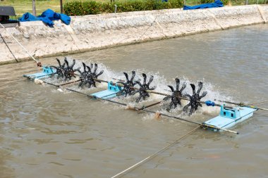 Hidrolik türbinler Atıksu için temiz su birikintisi üzerinde iplik ile yüzer