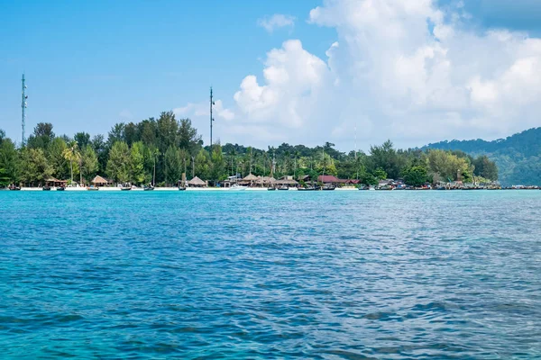 Isla Azul Índigo Mar Con Complejo Playa Arrecife Coral Más — Foto de Stock