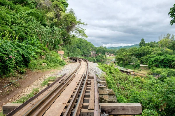 Ferrocarril Historia Madera Segunda Guerra Mundial Río Kwai Kanchanaburi Tailandia — Foto de Stock