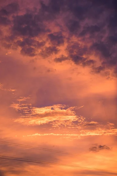 Dalga Bulut Karanlık Akşam Günbatımında Renkli — Stok fotoğraf